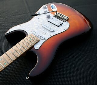 FA130S-VFM-HSS    	Faber Strat, Violin Finish