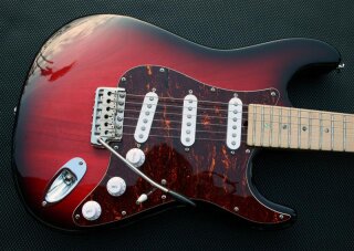 FA130S-CHM-SSS    	Faber Strat, dark cherry sunburst