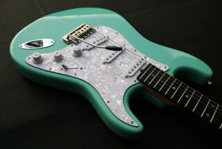 FA130S-MINTR-SSS	Faber Strat, mint color