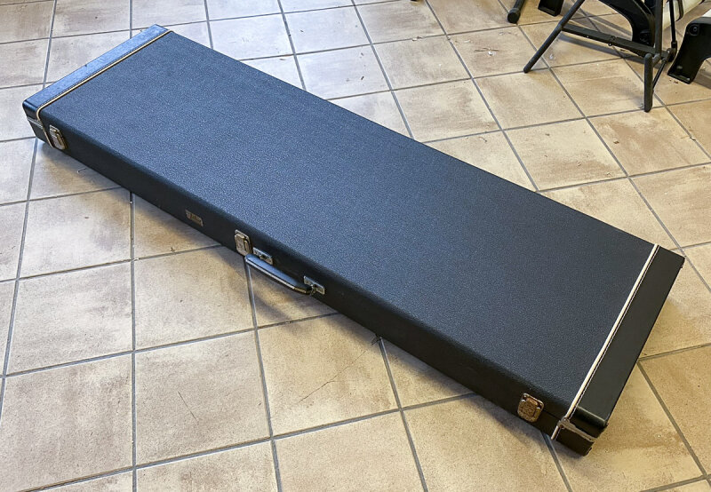 Japan 80ies Vintage Bass Case black 215 00